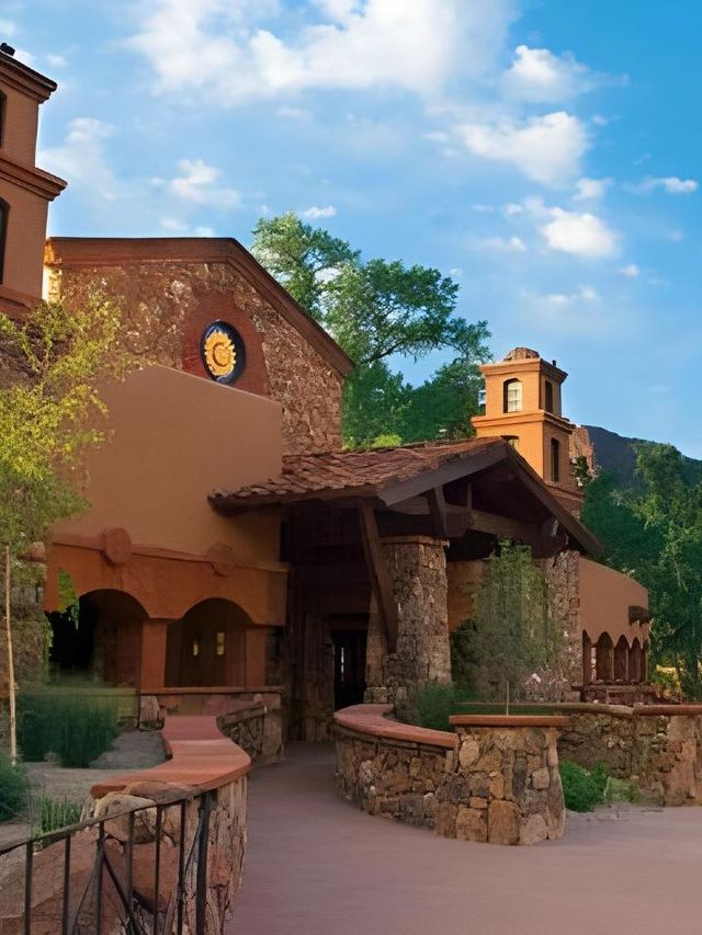 🌟 Gateway Getaway: Colorado's Hidden Gem Hotels 🏞️