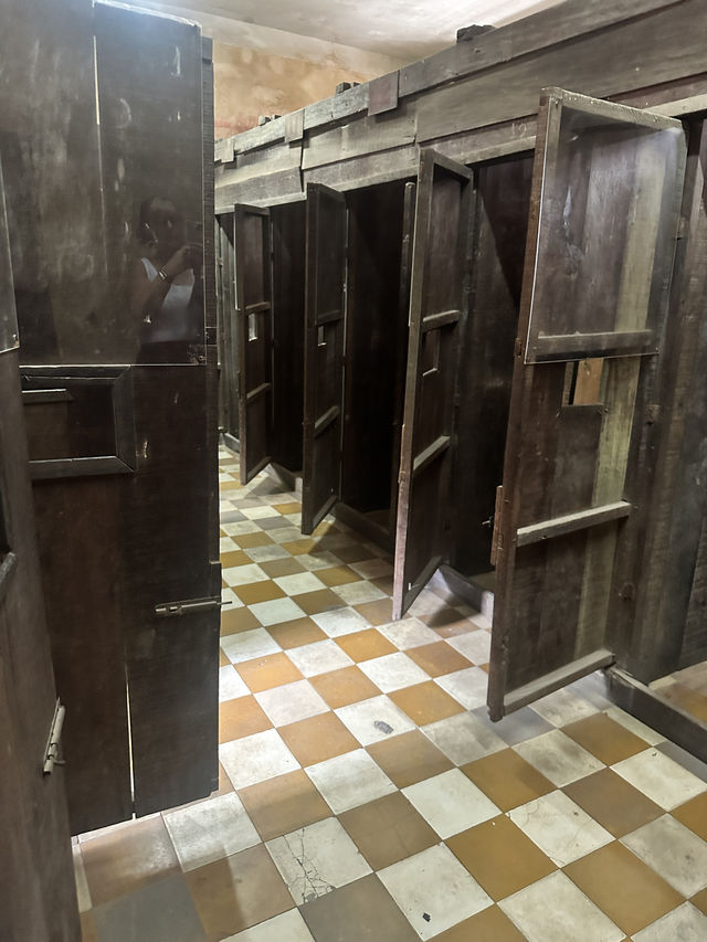 Cambodia’s Harrowing History, The Killing Fields Museum Tour Cambodia’s Harrowing History, The Killing Fields Museum Tour