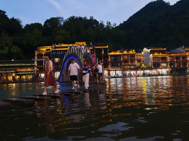 봉황고성 타강 야경 소개 체험 감상