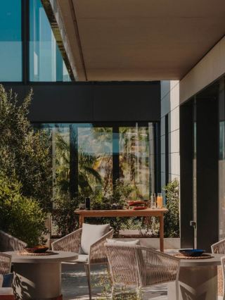 🌟 Unwind in Style at Sabàtic Sitges! 🌊🛌