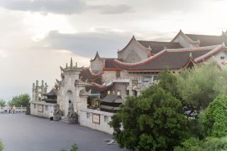 You can see the Hengshan Sunrise and Sunset from the Hengshan Hotel.