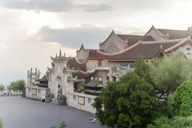 호텔에서 바로 일출과 일몰을 볼 수 있어요. 와!