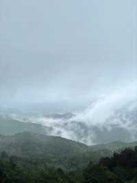 湖北孝感雙峰山｜不一樣的煙霧飄渺。