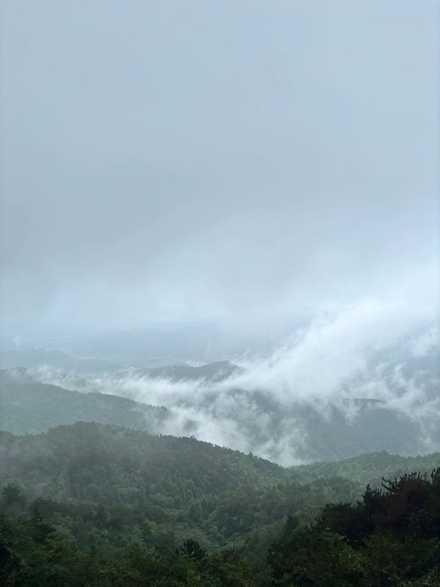 湖北孝感雙峰山｜不一樣的煙霧飄渺。
