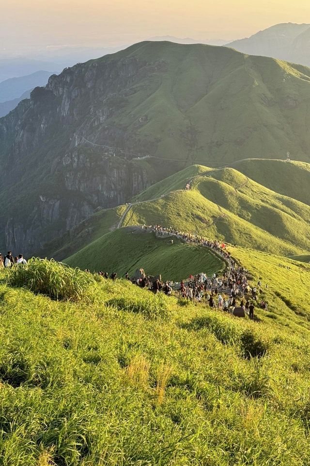 武功山｜快跑  山頂全是吊帶。