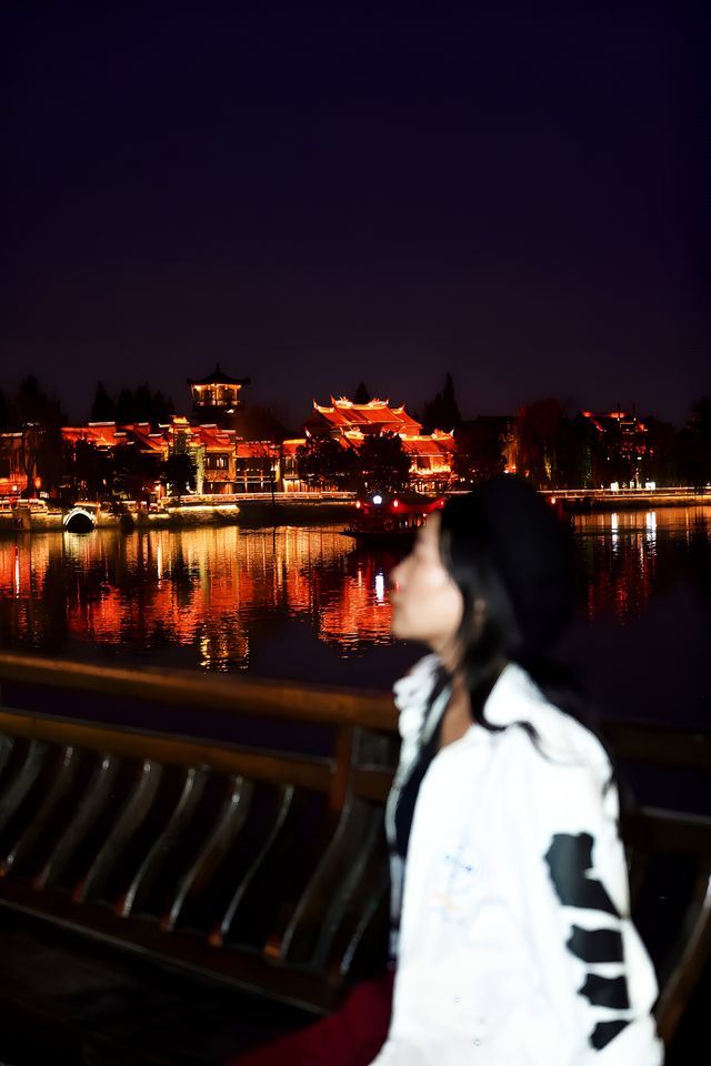 天下第一莊，台兒莊的夜景美不勝收。