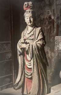 《汾陽太符觀彩塑》仙女下凡該是這般模樣 汾陽不止有名酒，不止有杏花，古代道觀中還藏着國色天香，花。