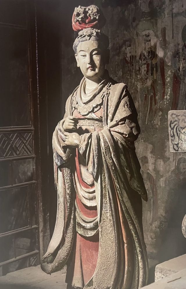 《汾陽太符觀彩塑》仙女下凡該是這般模樣 汾陽不止有名酒，不止有杏花，古代道觀中還藏着國色天香，花。