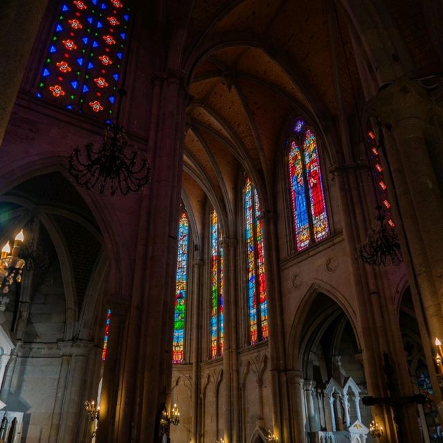 哥特尖頂下聆聽神的低吟｜石室聖心大教堂⛪️