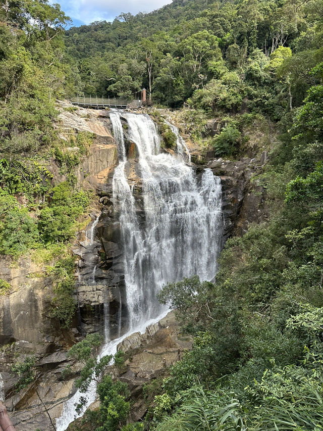 🌊 Lingshui Waterfalls: A Tropical Escape 🌿  