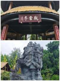 翠雲廊綠樹成蔭，空氣清新，美食誘人，快來呀