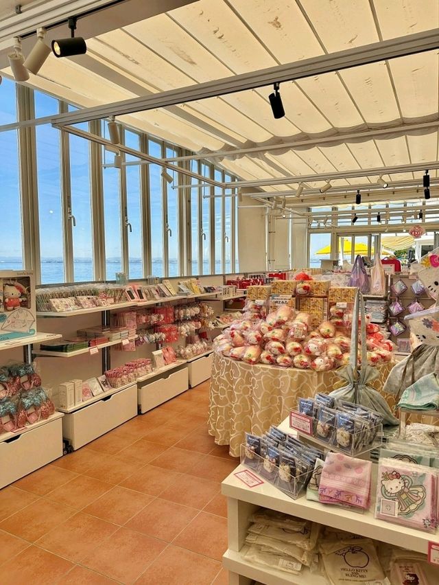 大阪這間 Hello Kitty 專賣店，簡直是粉紅控天堂💖