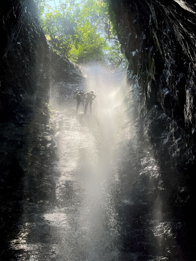 桂平大藤峽瀑降溯溪燃爆夏日！