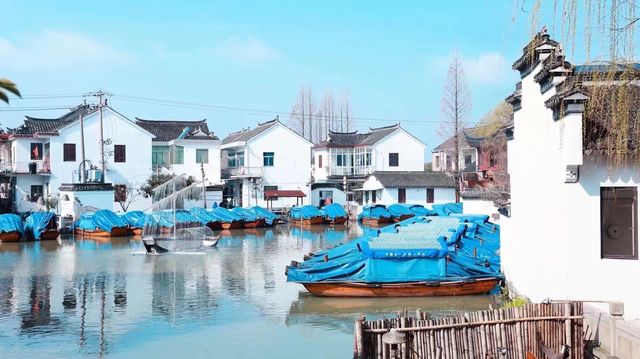 蘇州5A級風景區周莊古鎮嘅角落，你一句春不晚我就真係落咗江南