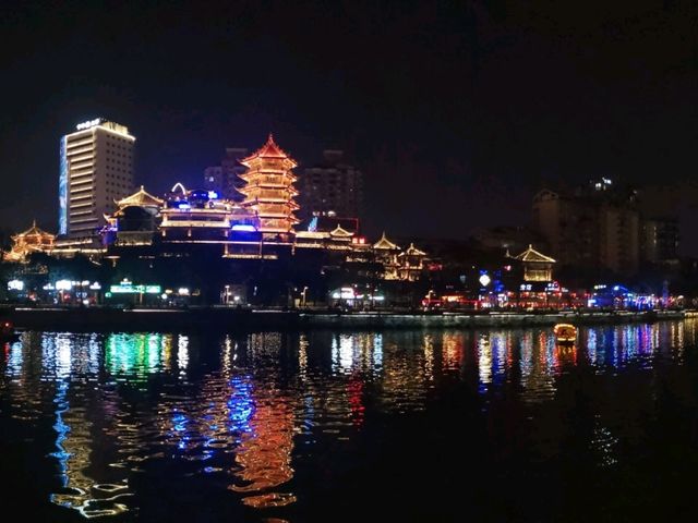 夜遊成都錦江：燈火江影中的天府韻味