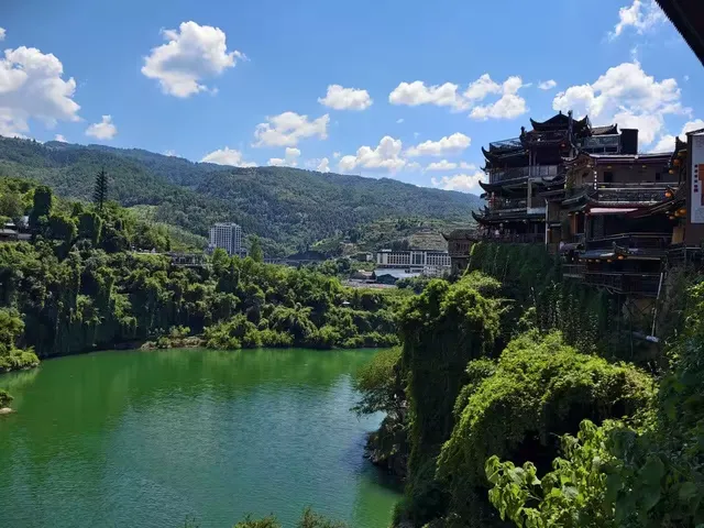 芙蓉鎮 | 掛在瀑布上的千年古鎮