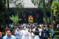 三國文化耀世界！成都世運會火炬穿越武侯祠