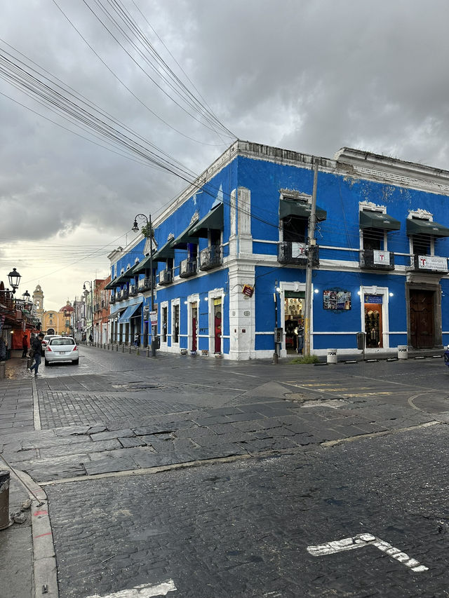 Puebla: Donde los Ángeles Cocinan, la Talavera Brilla y la Historia Resplandece