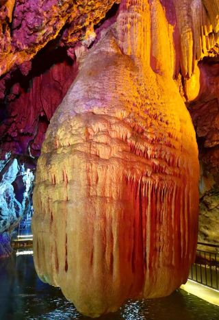 Explore Tongshan Yinshui Cave, a must-visit underground wonder in Xianning!