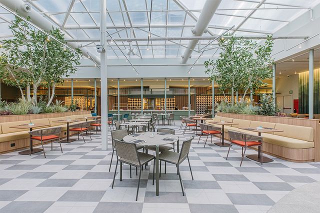 巴塞隆拿|加泰隆尼亞酒店，一次別樣體驗   地址：Plaza Espana 6-8, 巴塞隆拿 