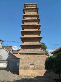 山西長治桑梓一村西巖寺塔