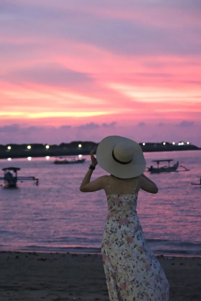 巴厘島落日|晚霞比愛意快一拍落下|純享版 巴厘島落日|晚霞比愛意快一拍落下|純享版