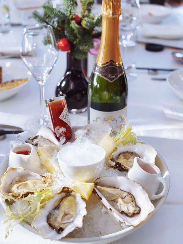 我想說，其實這個甜品車可以最早推上來