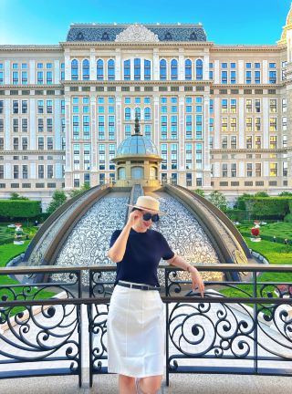 My honest experience staying at the Lisboa Hotel in Macau: I chose the Lisboa Hotel for a short trip to Macau. I thought that an old-fashioned hotel would feel dated, but my stay completely exceeded my expectations.