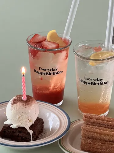 韓国/ソウル【延南洞】ミントグリーンがとてもかわいいカフェ🌼💚