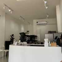 CHYN CAFE คาเฟ่มินิมอล กลางเมืองศรีสะเกษ