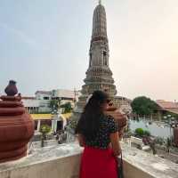 Beautiful sunset with amazing temple views 