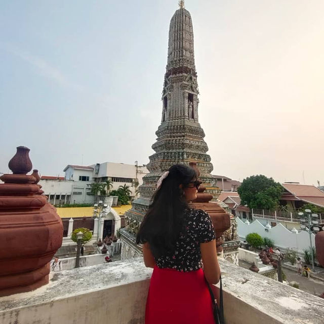 Beautiful sunset with amazing temple views 