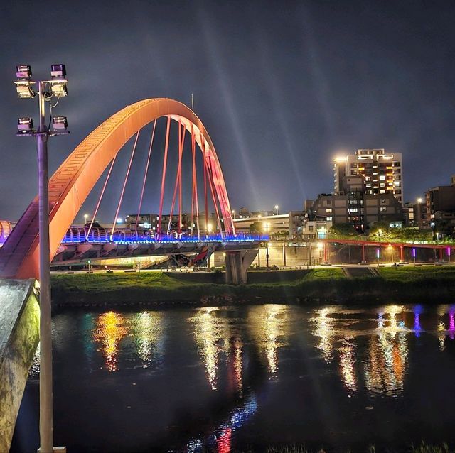  สะพานสีสัน ถ่ายรูปสวย