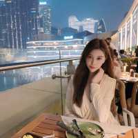 「Dubai Mall夜晚噴泉下非洲餐廳，觀景位置最佳！」