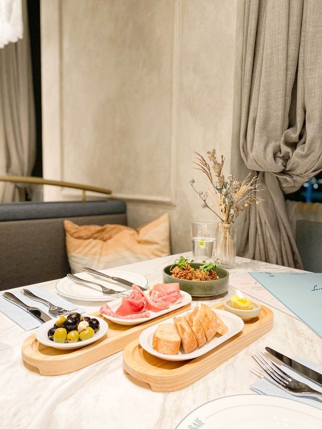 《🍴將軍澳海旁浪漫餐廳｜入門法國菜🇫🇷人均約$400享8道精緻菜》