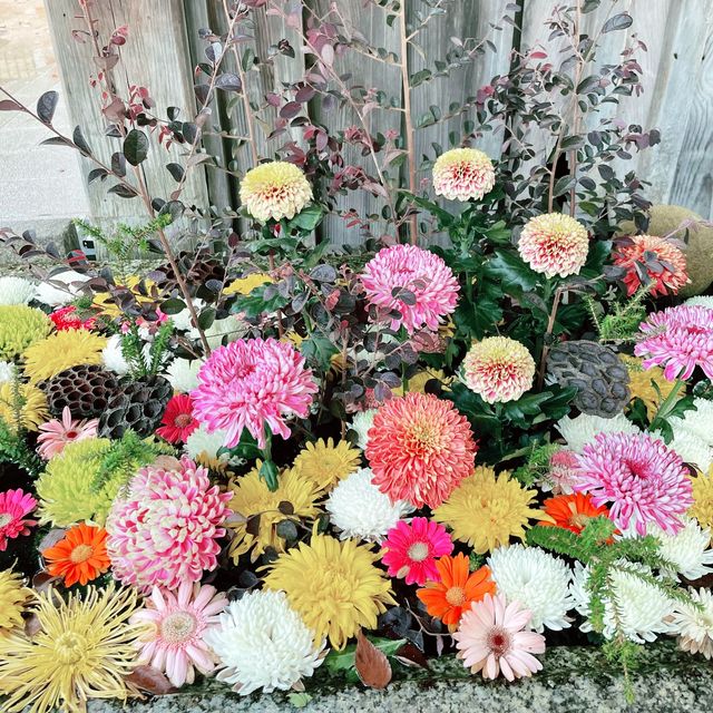 【京都府】美しい花手水が楽しめる学問の神様を祀る北野天満宮！