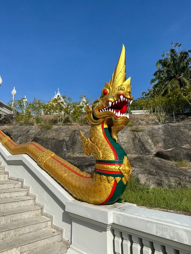 Wat Kaeo Korawaram - beautiful Krabi temple