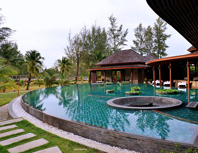 Apsara Beachfront Resort & Villa