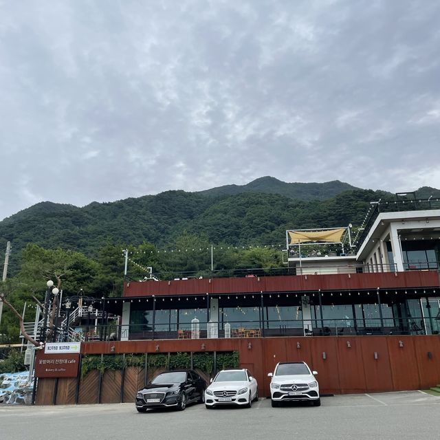 강원도 원주시가 보이는 전망이 좋은 꽃밭머리 전망대 카페