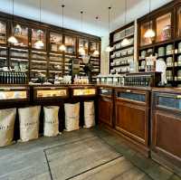 COZY CAFÉ FOR COFFEE ENTHUSIAST IN PARIS!