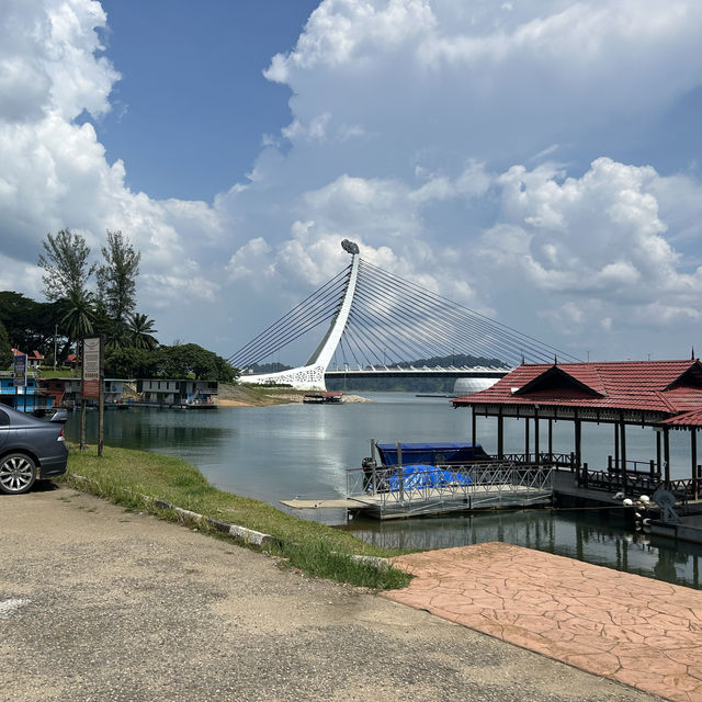 東南亞最大的人造湖 - 肯逸湖 