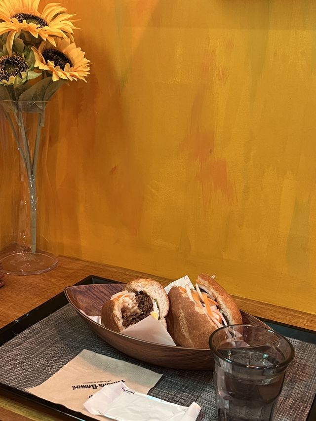 베트남 현지 맛을 느낄 수 있는 합정 반미 맛집 하롱반미