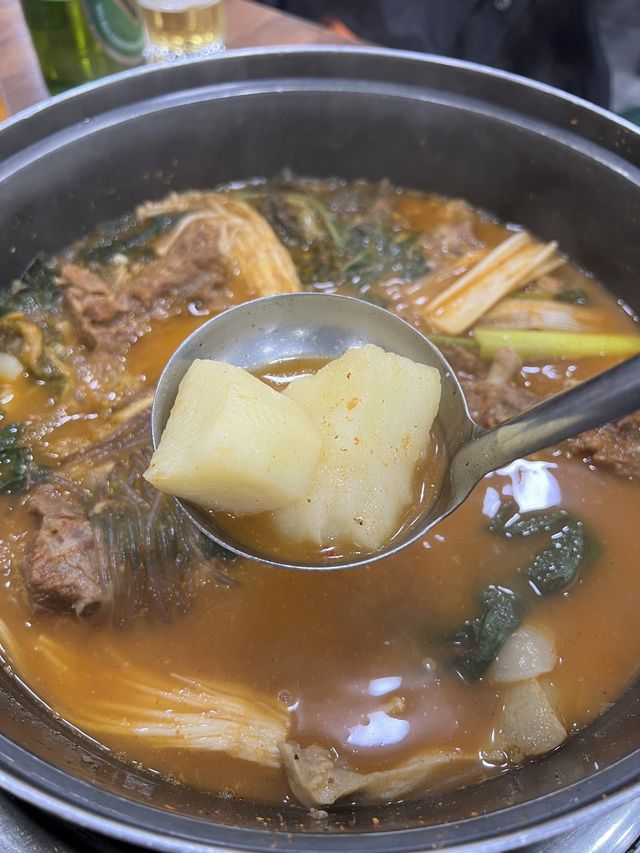 【韓国旅行】人気観光地"明洞"年中無休24時間営業のカムジャタン専門店✨️お一人様もOK
