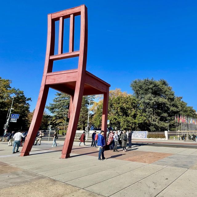 Geneva's Broken Chair: Peace Symbol