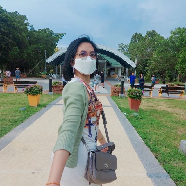 พระพุทธรูปแกะสลักบนหน้าผา 🙏🏻