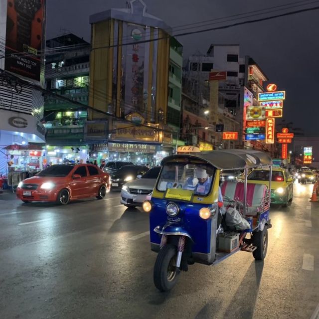 Enjoy street food at Yaowarat Road