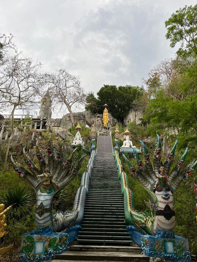 วัดผารังหมีวนาราม (ถ้ำพระนอน)