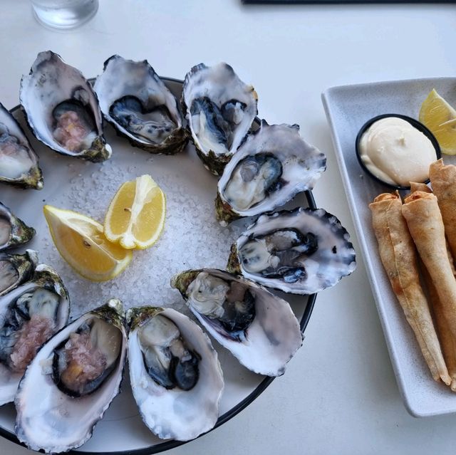 Beautiful and Fresh oyster for my afternoon tea
