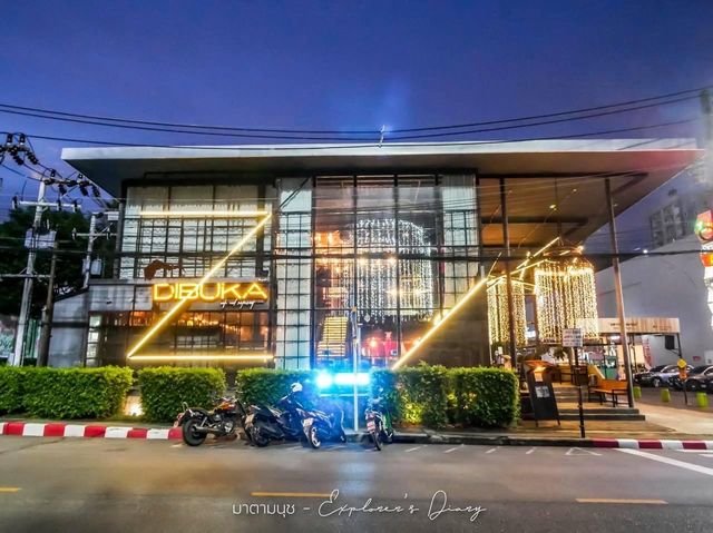 ร้านนั่งชิลล์ ในตึกสไตล์เหมืองแร่สุดหรูในภูเก็ต