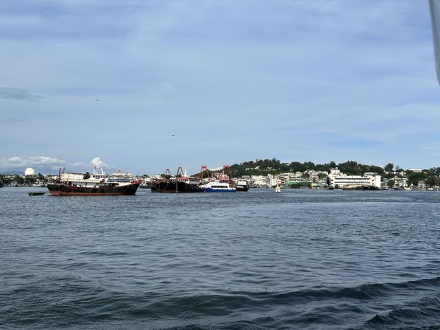 Half-day Trip to Dumbbell Island 